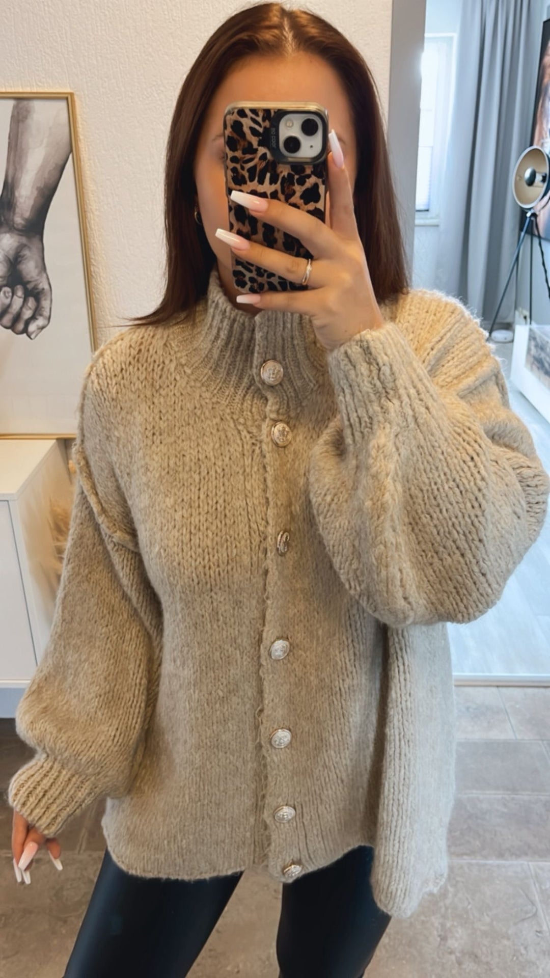 Kuschel Cardigan mit goldenen Knöpfen / beige Art. 5445