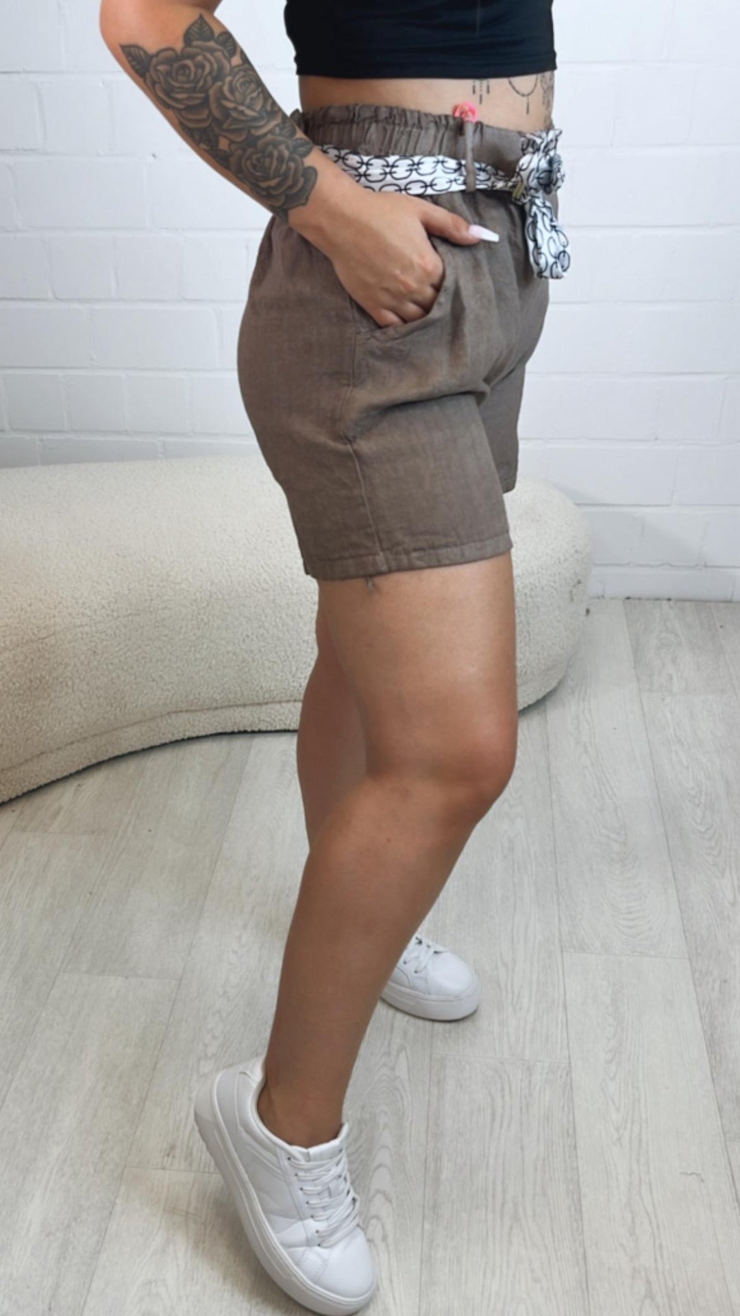 Leinen Shorts mit Gürtel / taupe - light braun Art. 10449