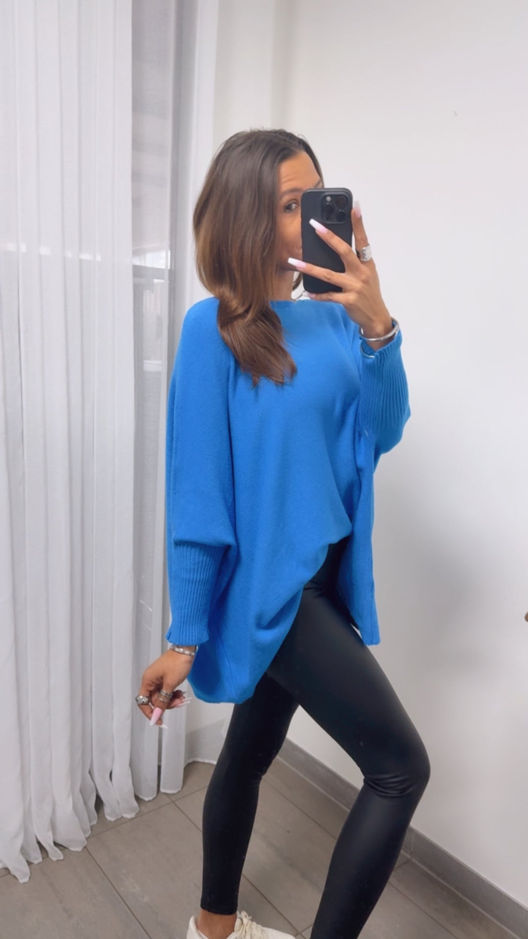 ultra weicher Pullover mit Fledermausärmeln / royal blau Art. 13443