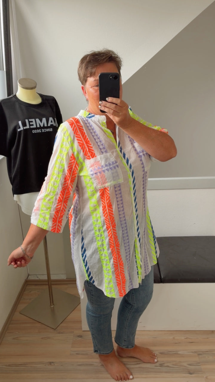 MUSTER bunte STICKEREI transparente Bluse, Brusttaschen / flieder - dunkel blau - neon orange – neon gelb Art. 15235