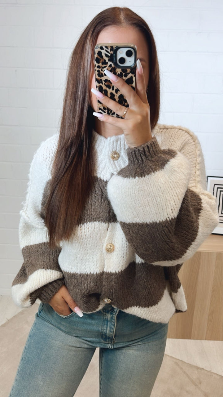 STREIFEN Kuschel Cardigan mit goldenen Knöpfen / creme - aschiges braun Art. 11131