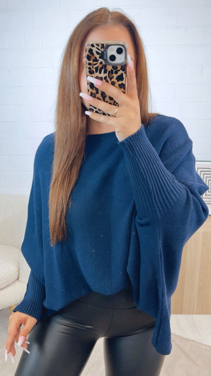 ultra weicher Pullover mit Fledermausärmeln / dunkel blau Art. 12372