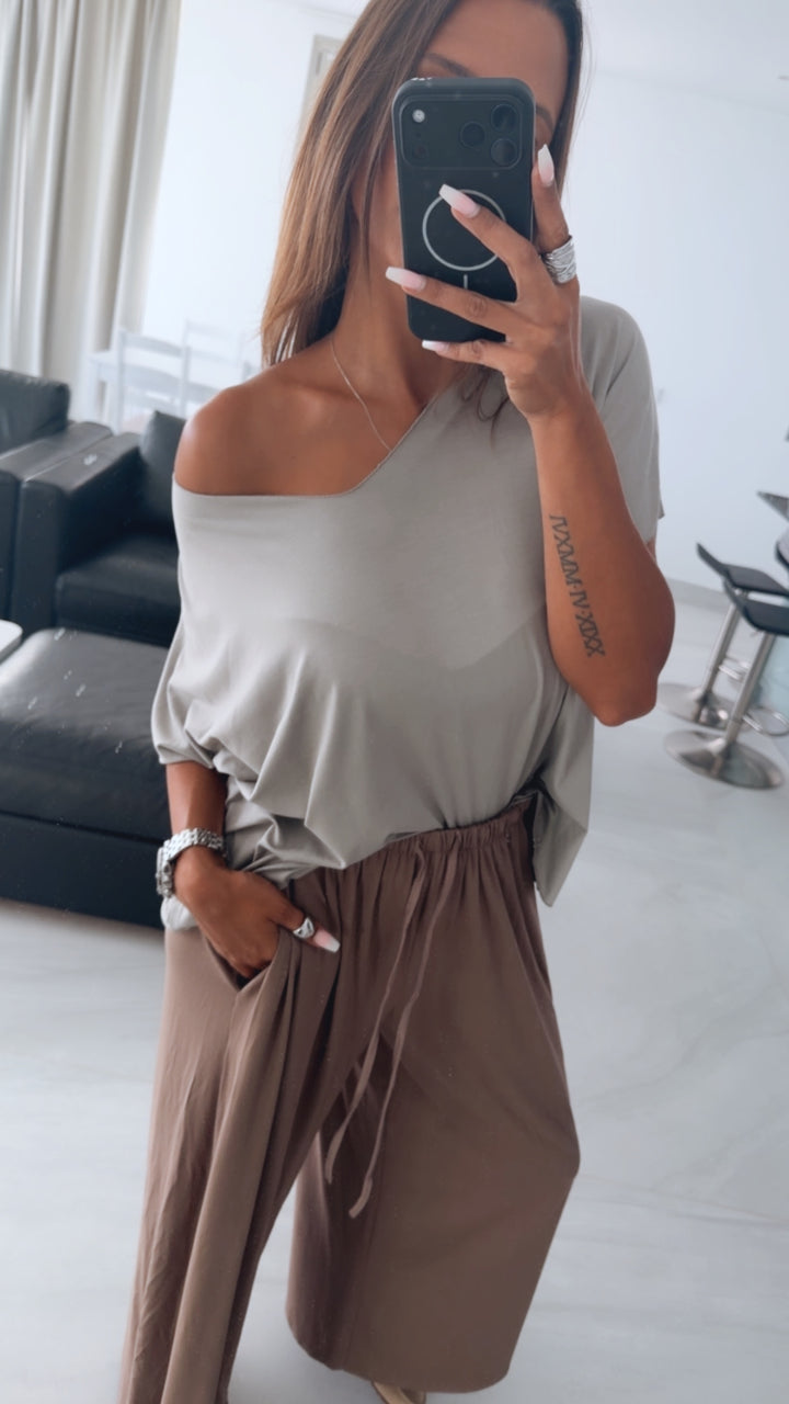T-shirt Oberteil mit V-Ausschnitt / taupe  Art. 14661