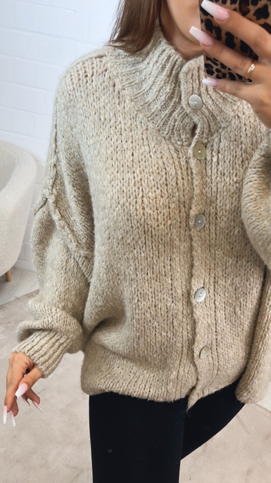 PERLMUTT KNÖPFE Kuschel Cardigan / beige Art. 12362