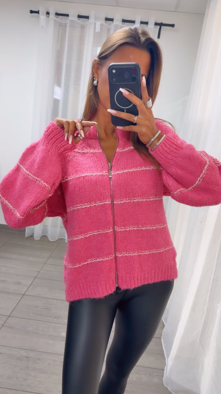 Oversize Strickjacke mit Reißverschluss und Kontrastnähten / pink - weiß Art.16287