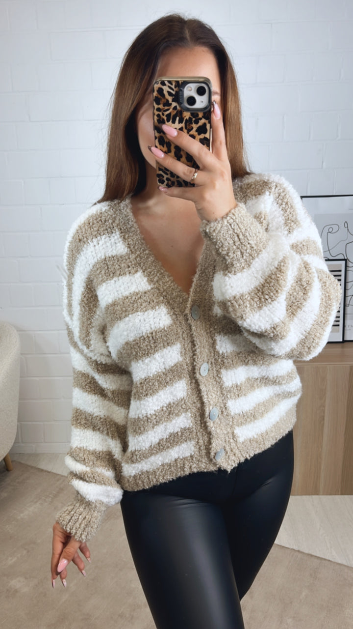TEDDY STREIFEN Cardigan mit Perlmutt Knöpfen / beige - weiß Art. 12969
