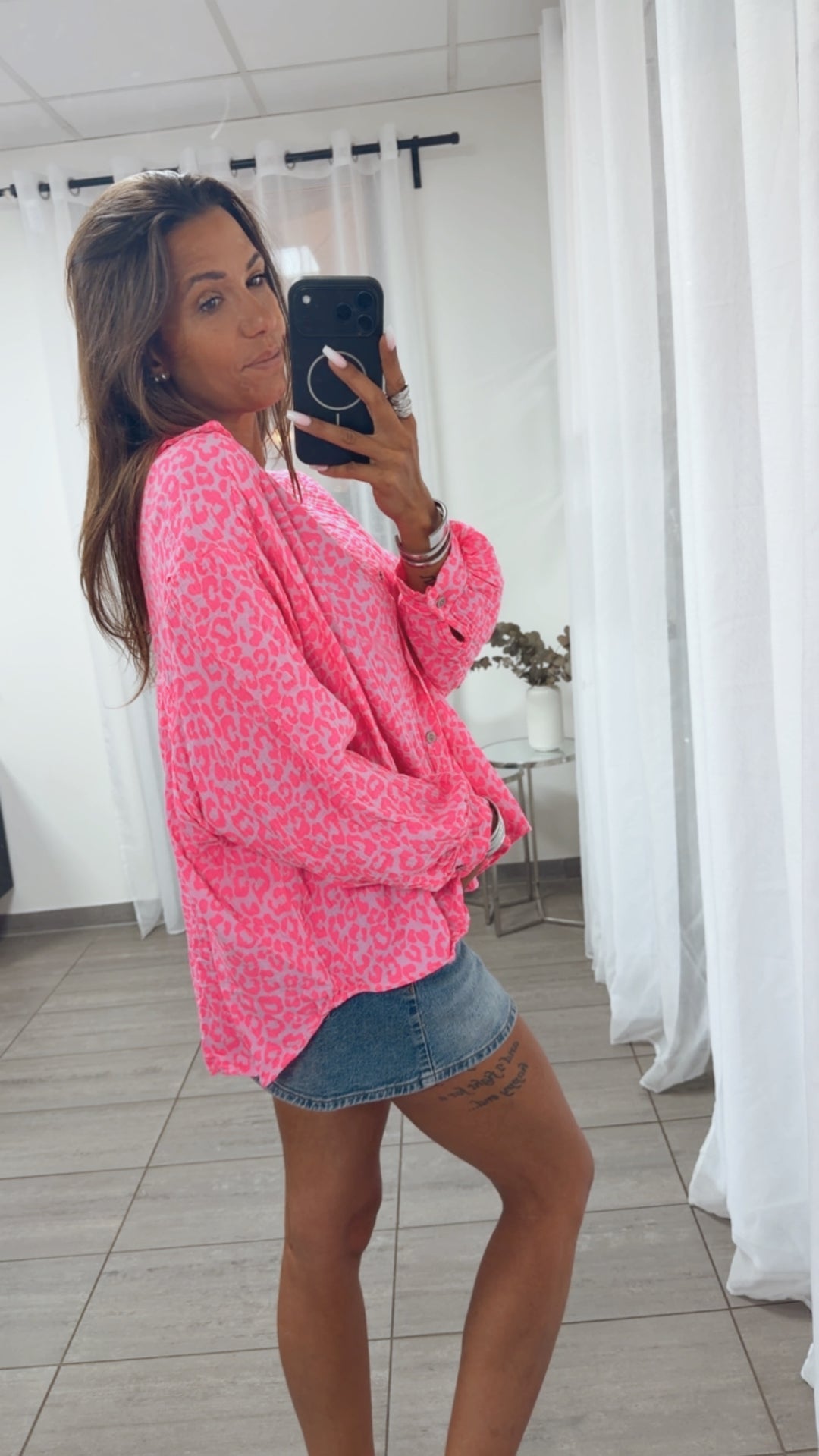 LEO KURZE Oversize Musselin Bluse / rosa - neon pink Art. 15246