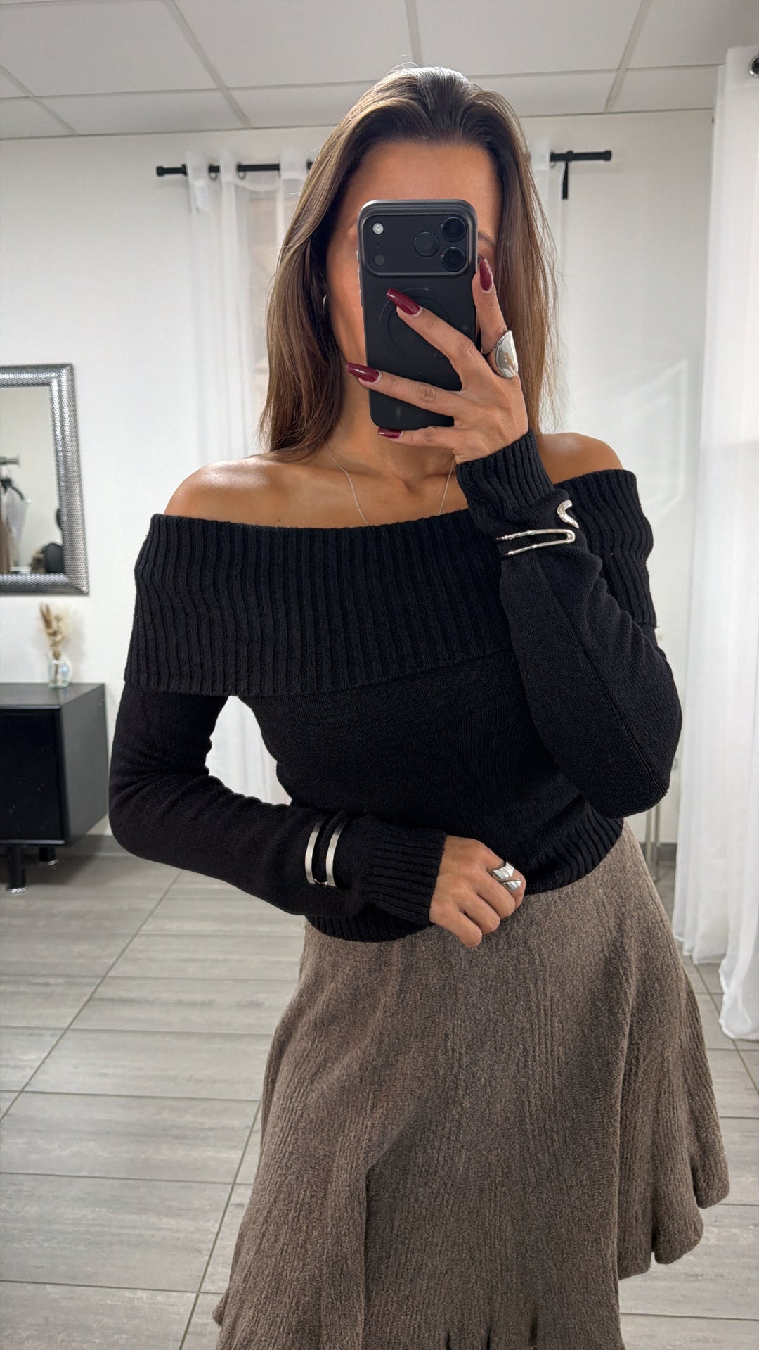 kurzer Strick Pullover mit variablem Schalkragen / schwarz Art. 16723