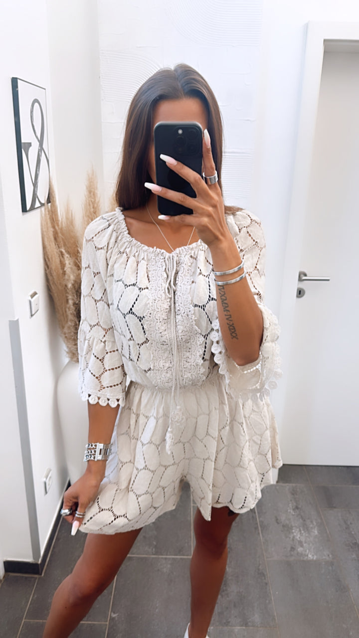 verspielter, kurzer Jumpsuit mit Spitzen Stickerei / beige Art. 6393