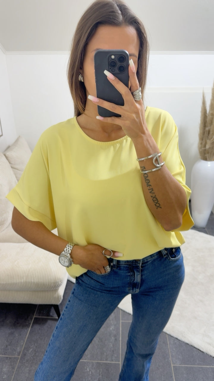 Locker geschnittene oversize Bluse / soft gelb Art.14796