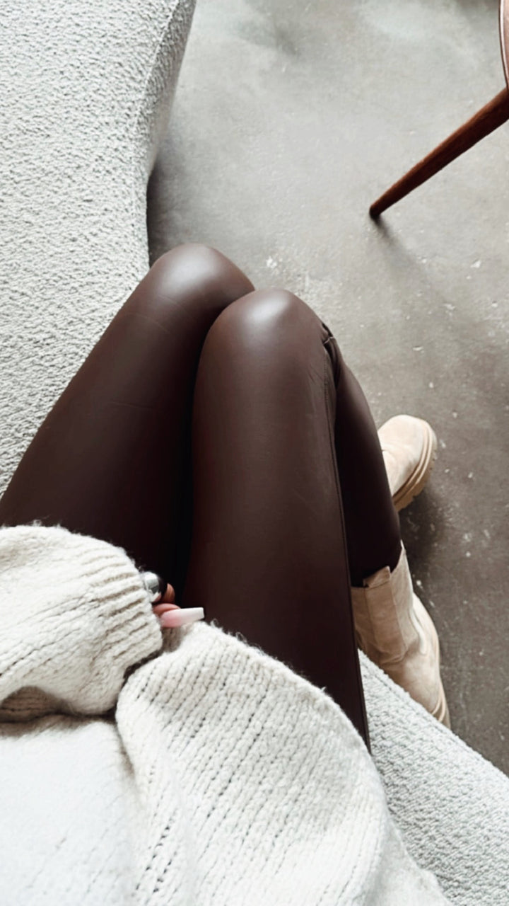 gefütterte Lederlook Leggings / dunkles schoko braun Art. 12661