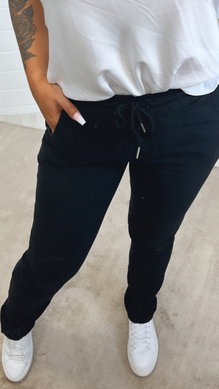 lange Musselin Hose mit Umschlag, Tunnelzug / schwarz Art. 11096