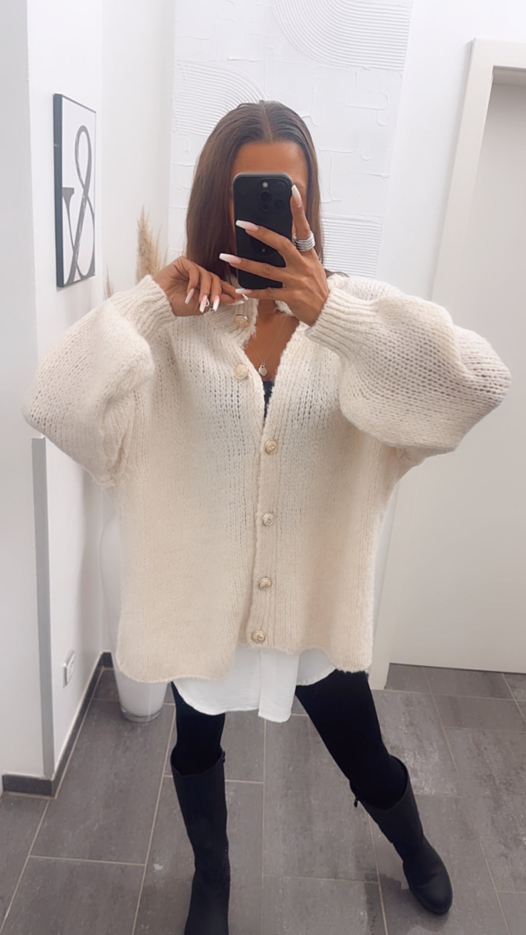 Kuschel Cardigan mit goldenen Knöpfen / wollweiss Art. 6929