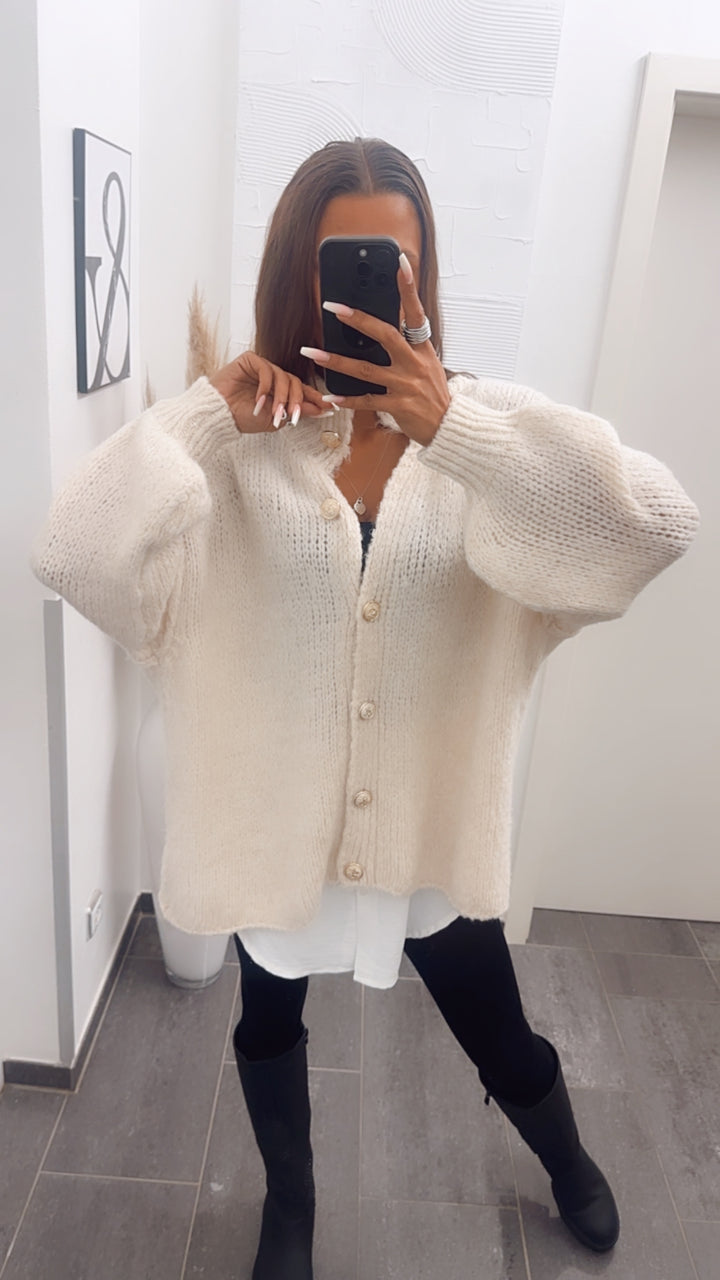 Kuschel Cardigan mit goldenen Knöpfen / wollweiss Art. 6929