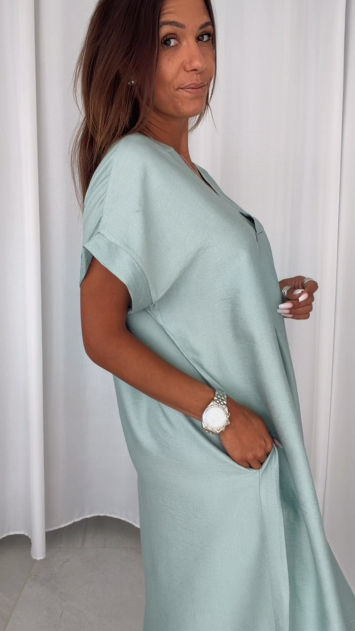 Viskose Maxi Kleid mit Taschen, seitlicher Schlitz / ultra light aqua Art. 15367