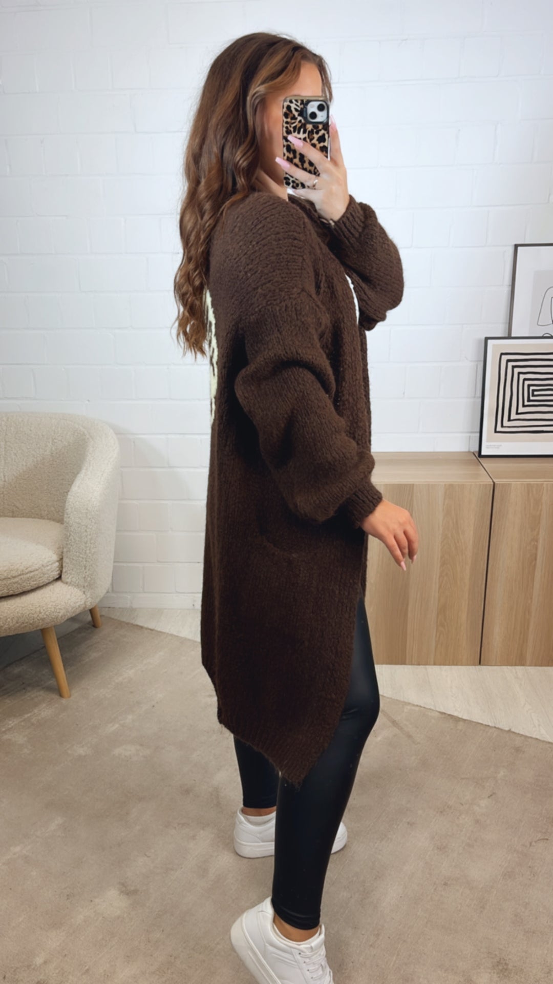 weicher, langer Strick Cardigan " can do this ", smiley / dunkel braun - gelb Art. 12562