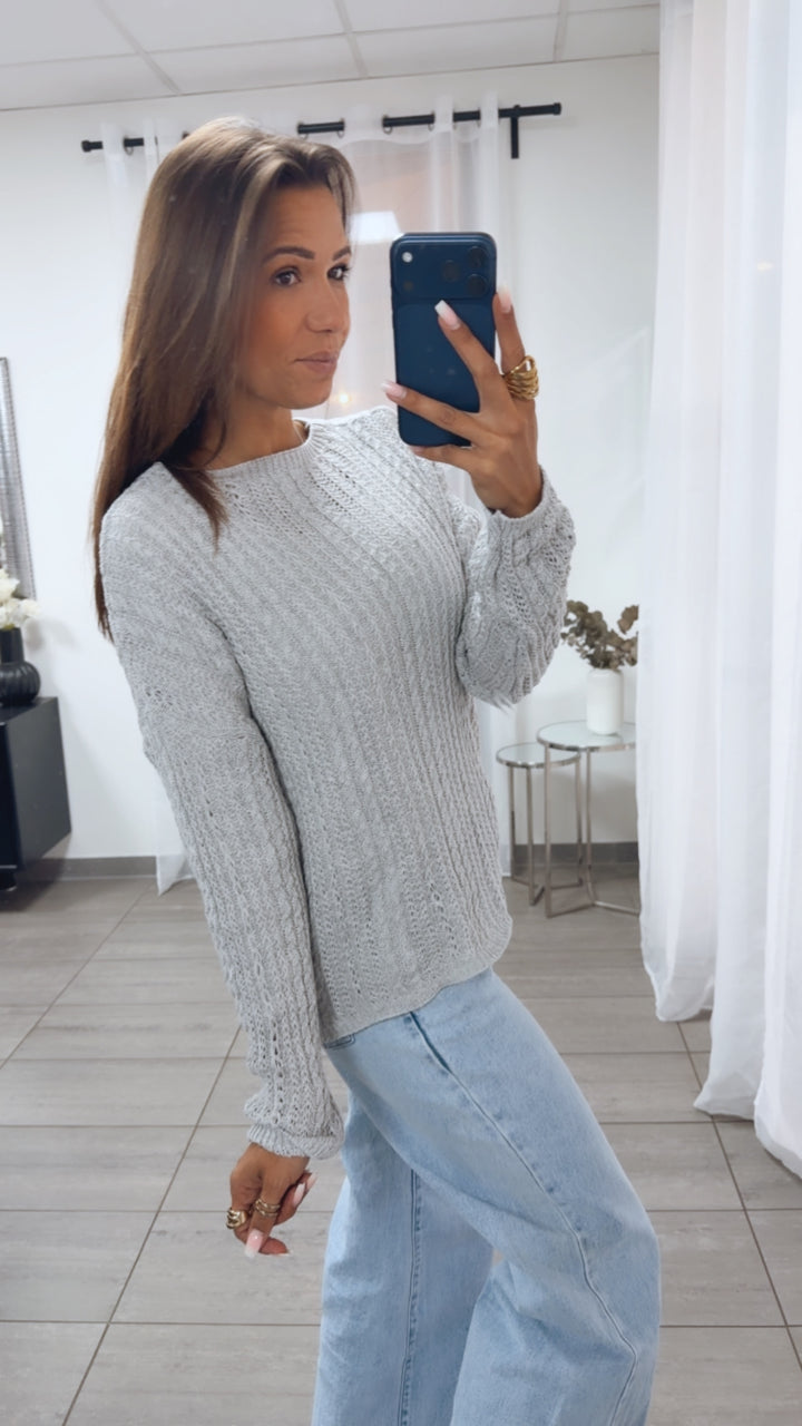 leichter Strick Pullover mit Zopfmuster / hell grau Art. 14944