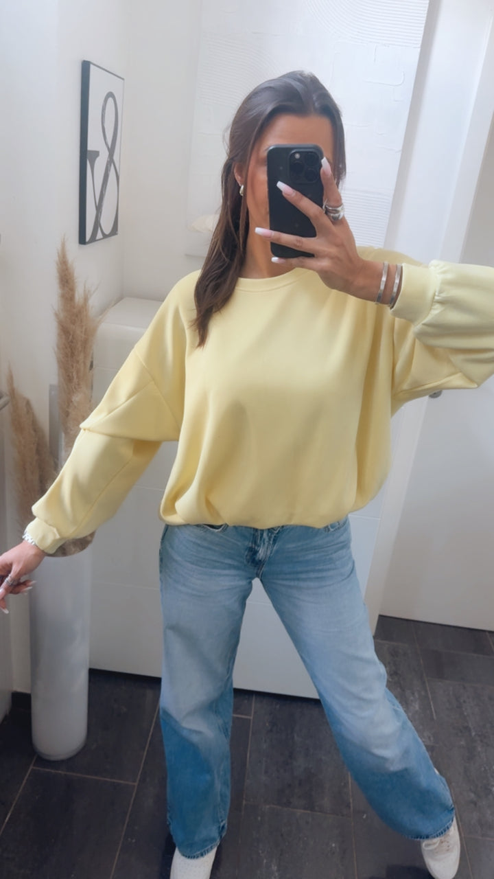 Softer  " Butter Stoff " Sweater, raffinierter Schnitt am Bund / soft gelb Art. 14059