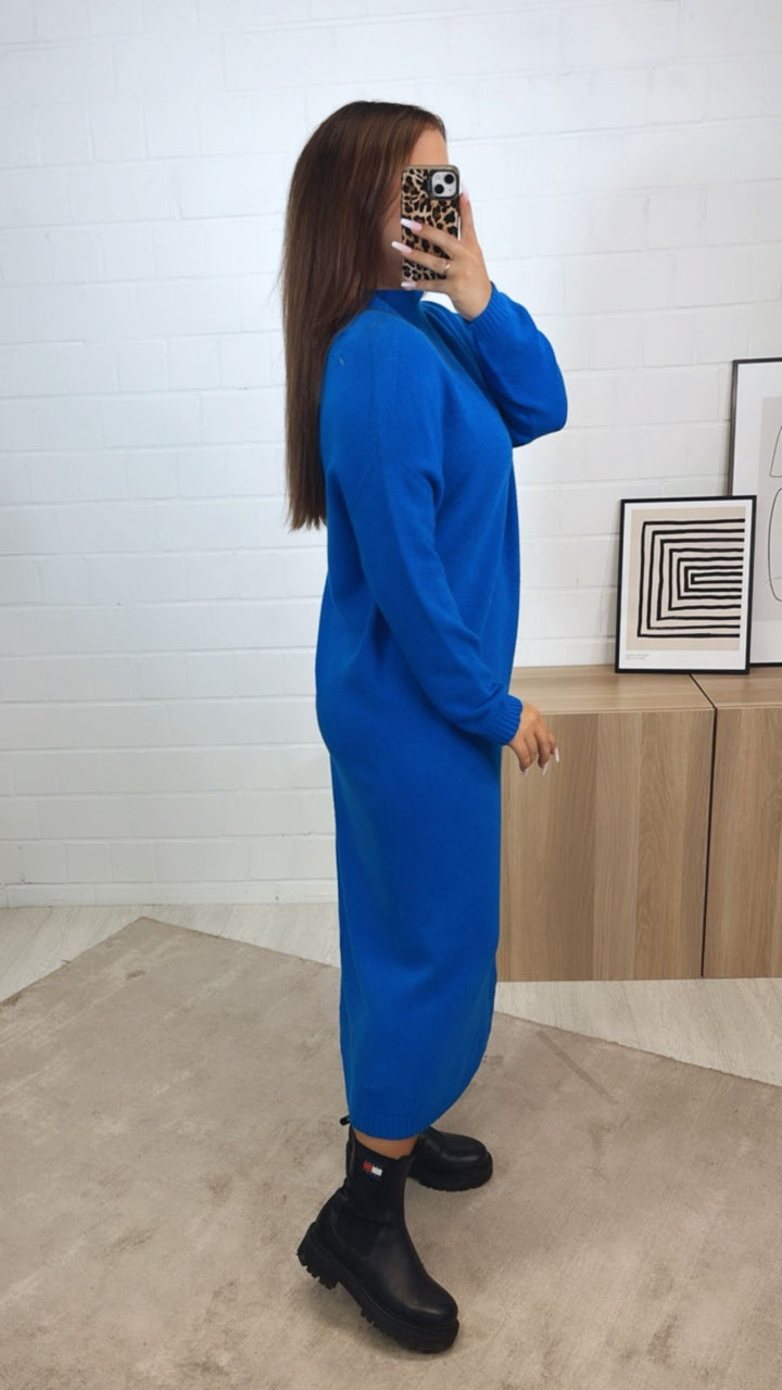 MAXI - feines Strickkleid mit leichtem Stehkragen und Schlitz / royal blau Art.122335