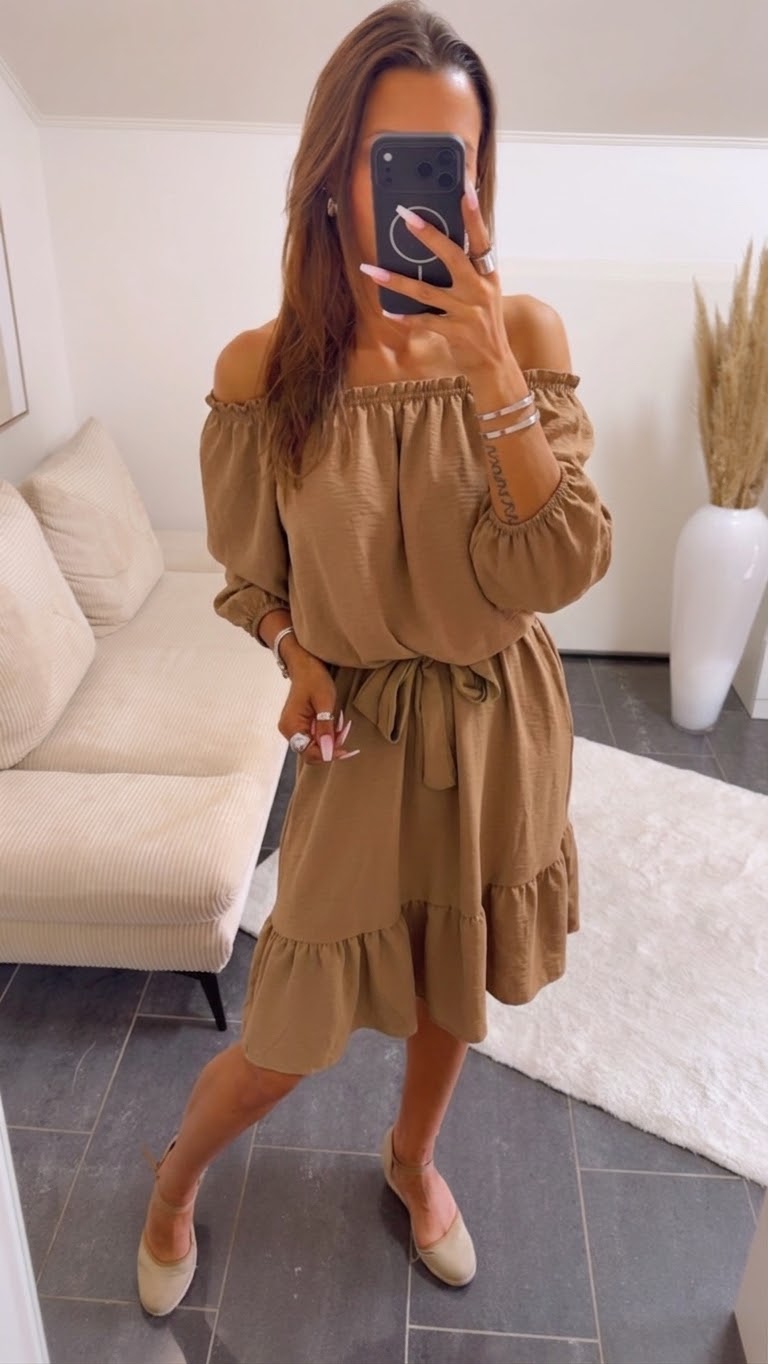 MIDI Off Shoulder Kleid mit Bindegürtel / cappuccino Art. 15543