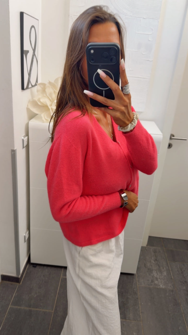 Weiche Strickjacke mit V-Ausschnitt, kleine Knöpfe / neon Pink Art. 16113