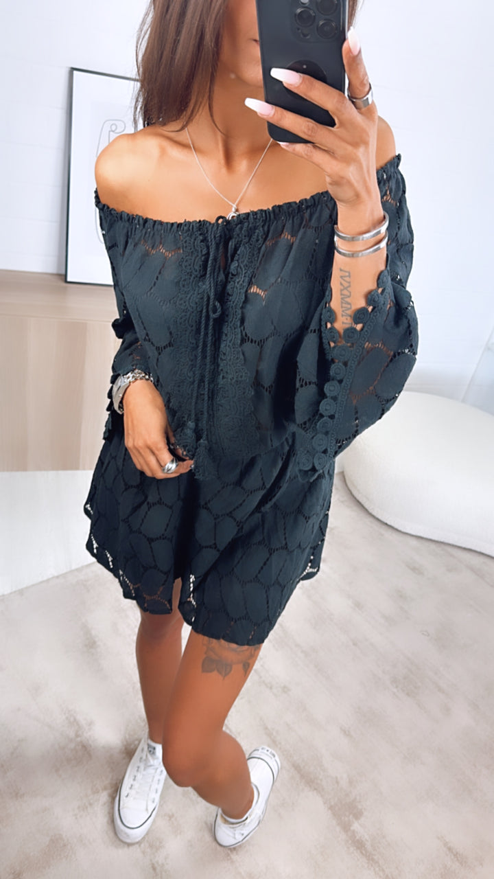 verspielter, kurzer Jumpsuit mit Spitzen Stickerei / schwarz Art. 6392