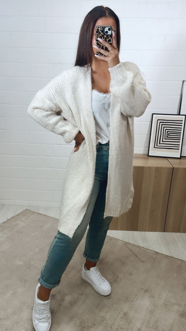 Kuscheliger Cardigan / wollweiß Art.11270