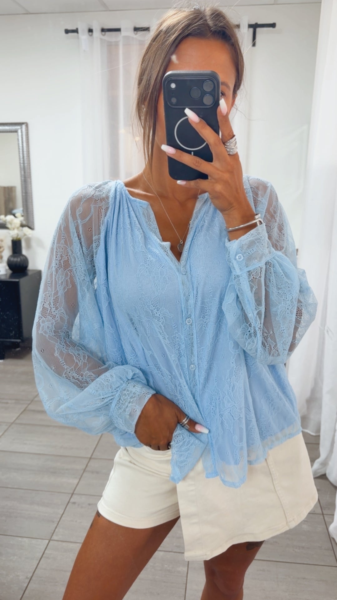 Spitzen Bluse " soft Romance " / hell blau Art. 15524