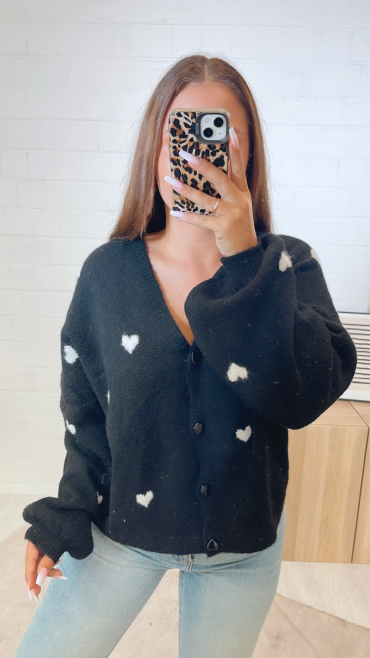 HERZKNÖPFE Cardigan mit Herzen / schwarz  - weiss Art. 11201