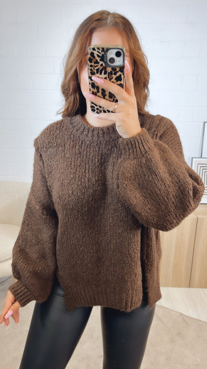 Strick Pullover, zweifacher Schlitz auf Vorderseite / dunkel braun Art. 12510