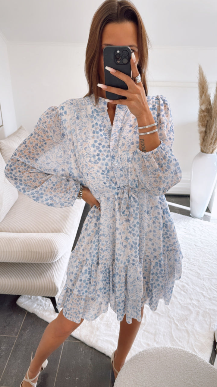 Chiffon Kleid mit verstellbarer Taille, florales Muster / hell blau Art. 9150