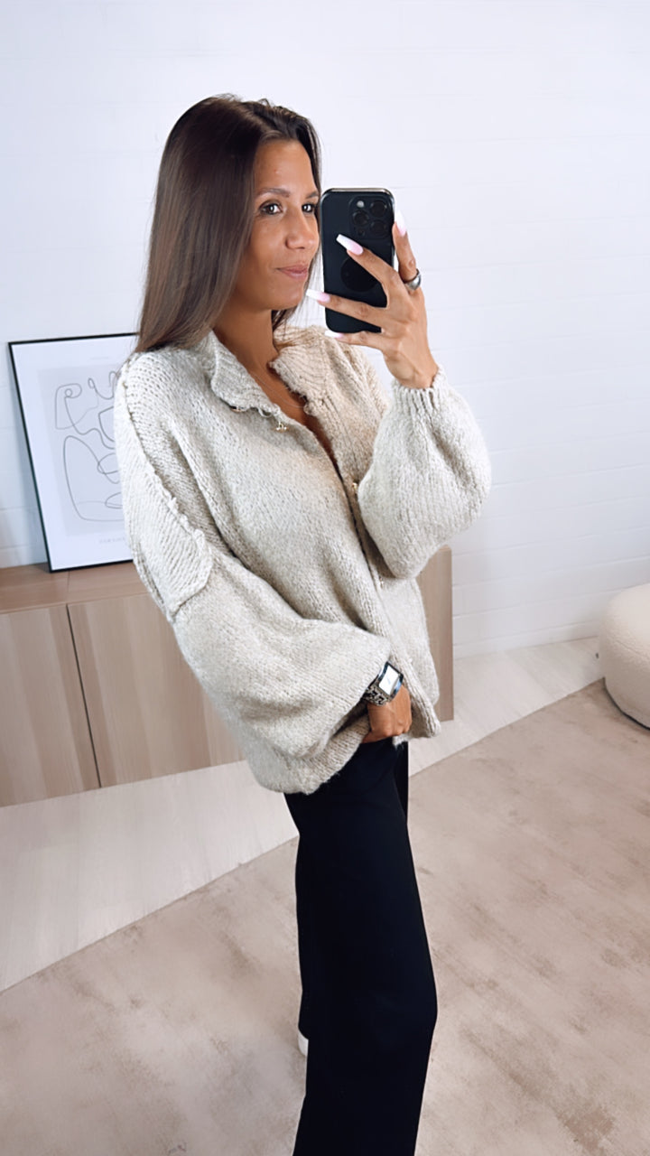 Kuschel Cardigan mit goldenen Knöpfen / beige Art. 5445