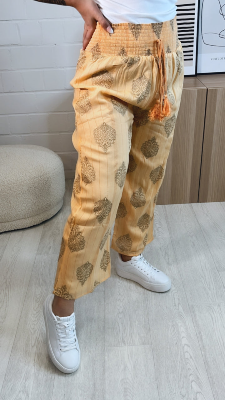 luftige Hose mit goldenen Akzenten / soft peach Art. 9577