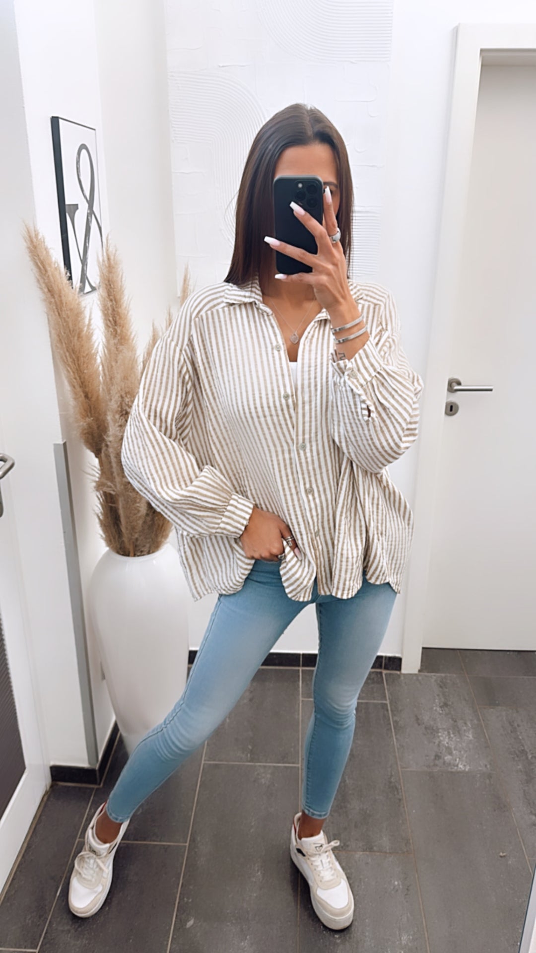 KURZE Oversize Musselin Bluse mit Streifen / weiss - dunkel beige Art. 5696