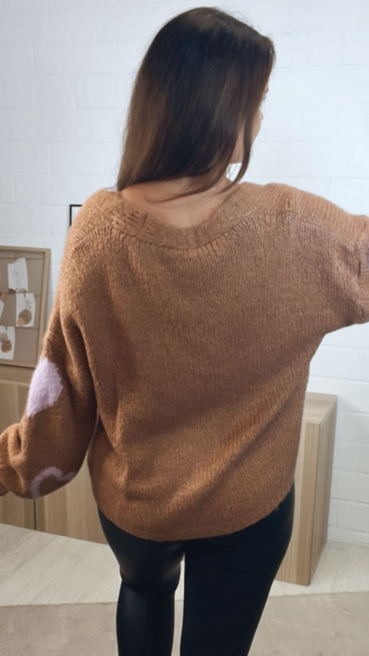 HERZEN Cardigan mit bunten Knöpfen / camel - flieder Art. 12535