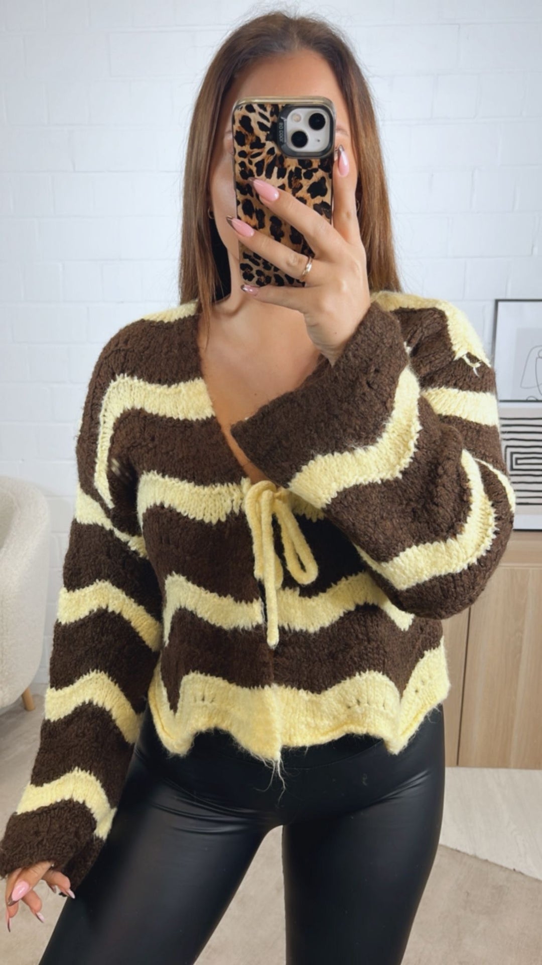 außergewöhnlicher, kurzer Cardigan zum binden, Wellen / dunkel braun - soft gelb Art. 12851