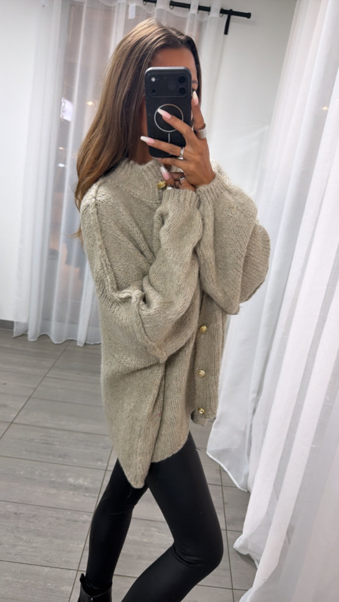 Kuschel Cardigan mit goldenen Knöpfen / beige Art. 5445