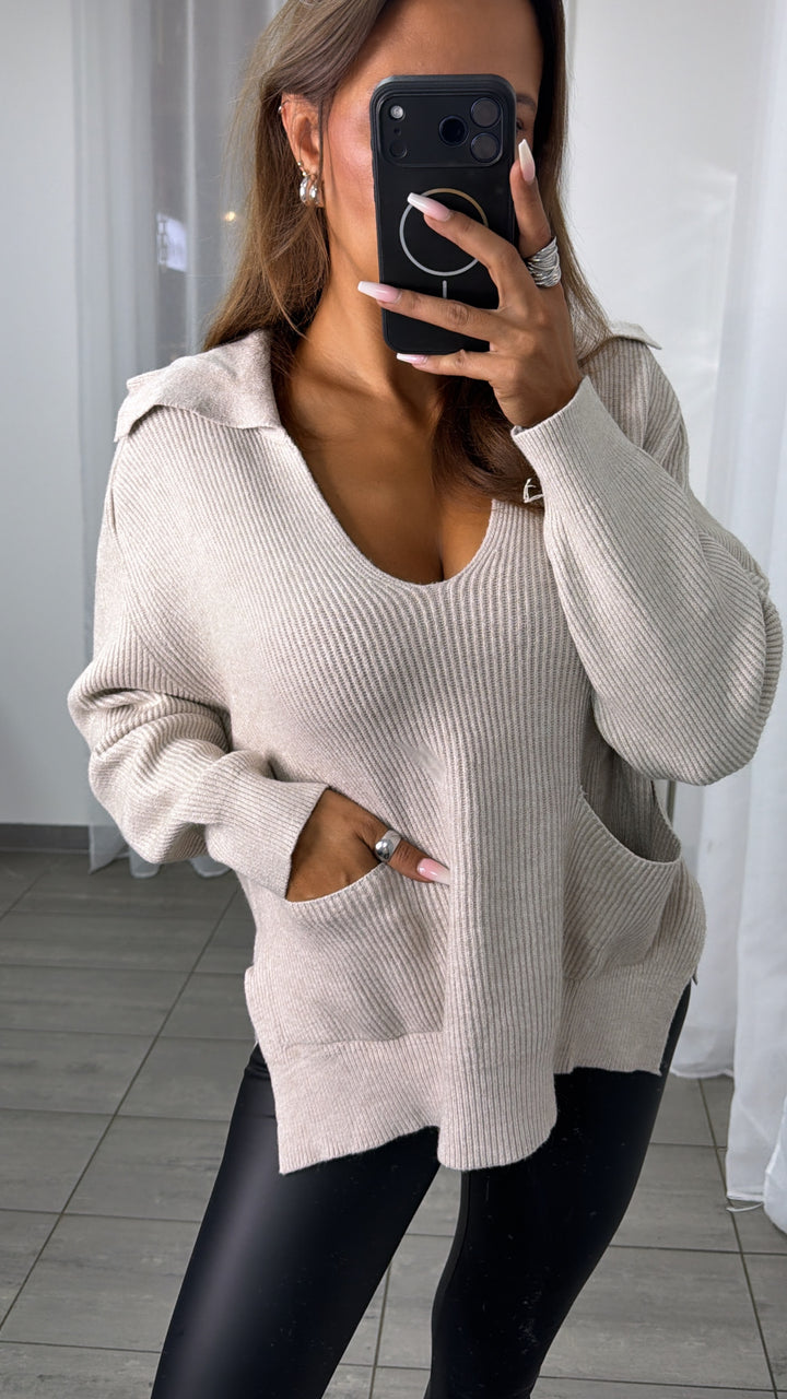 Strick Pullover mit tiefem Ausschnitt und Kragen / beige Art.16375
