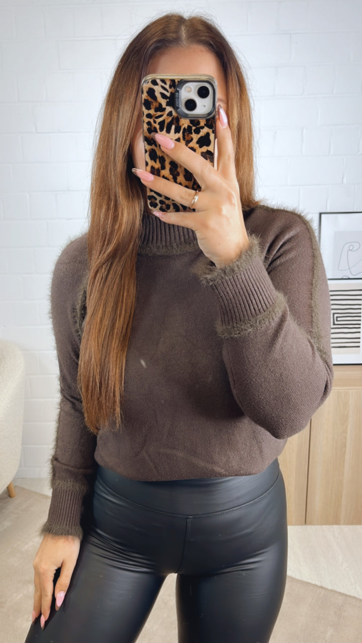 Pullover mit flauschigen Nähten / dunkel braun - braun Art. 13033