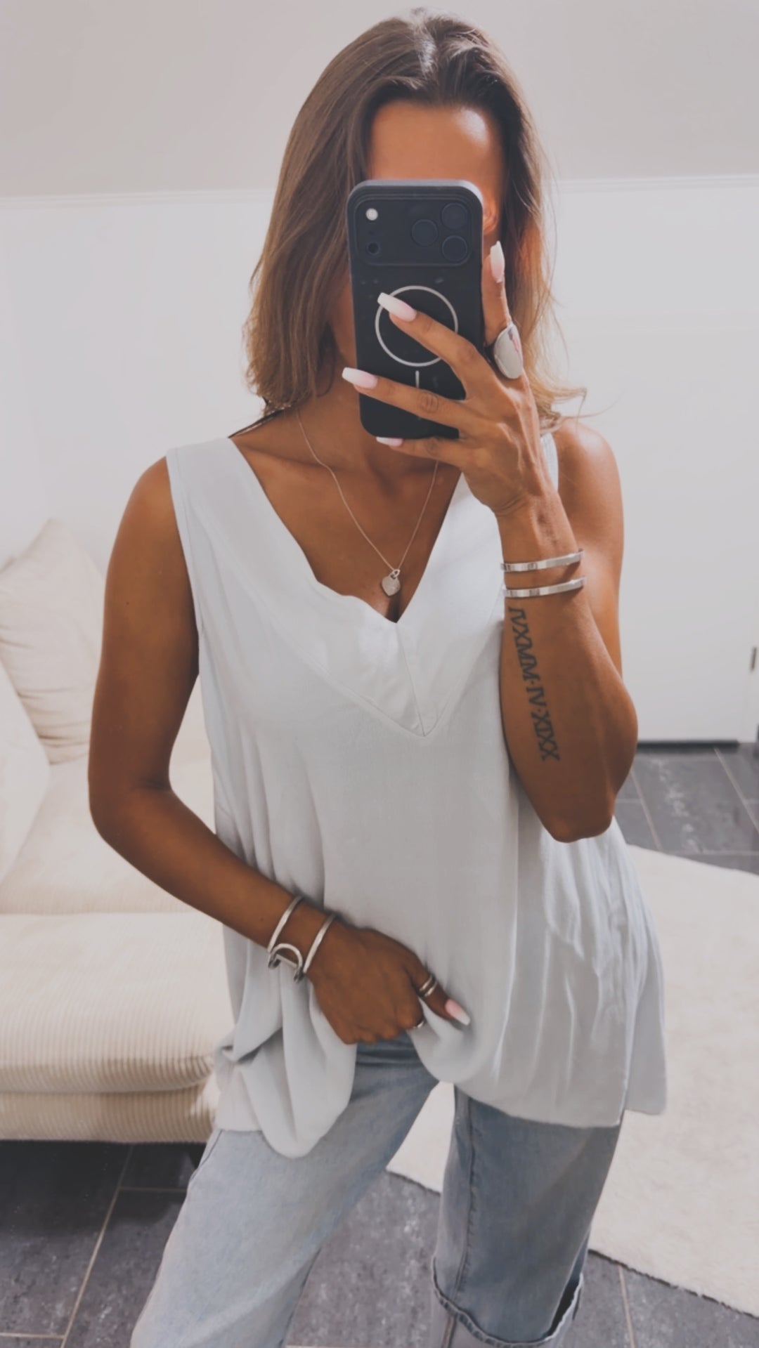 weites Blusen Top mit Bindedetail / hell grau Art. 15436