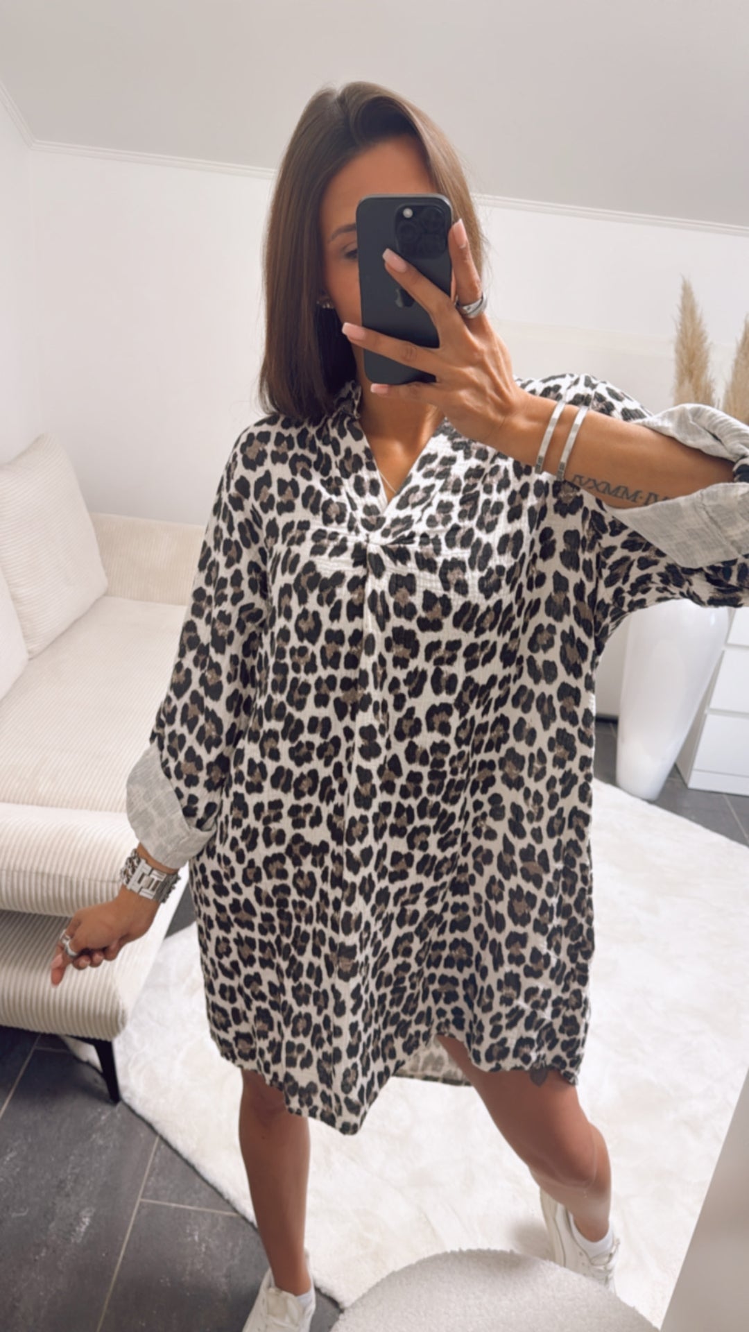 LEO Musselin Blusen Kleid mit V-Ausschnitt / leo creme Art. 9553