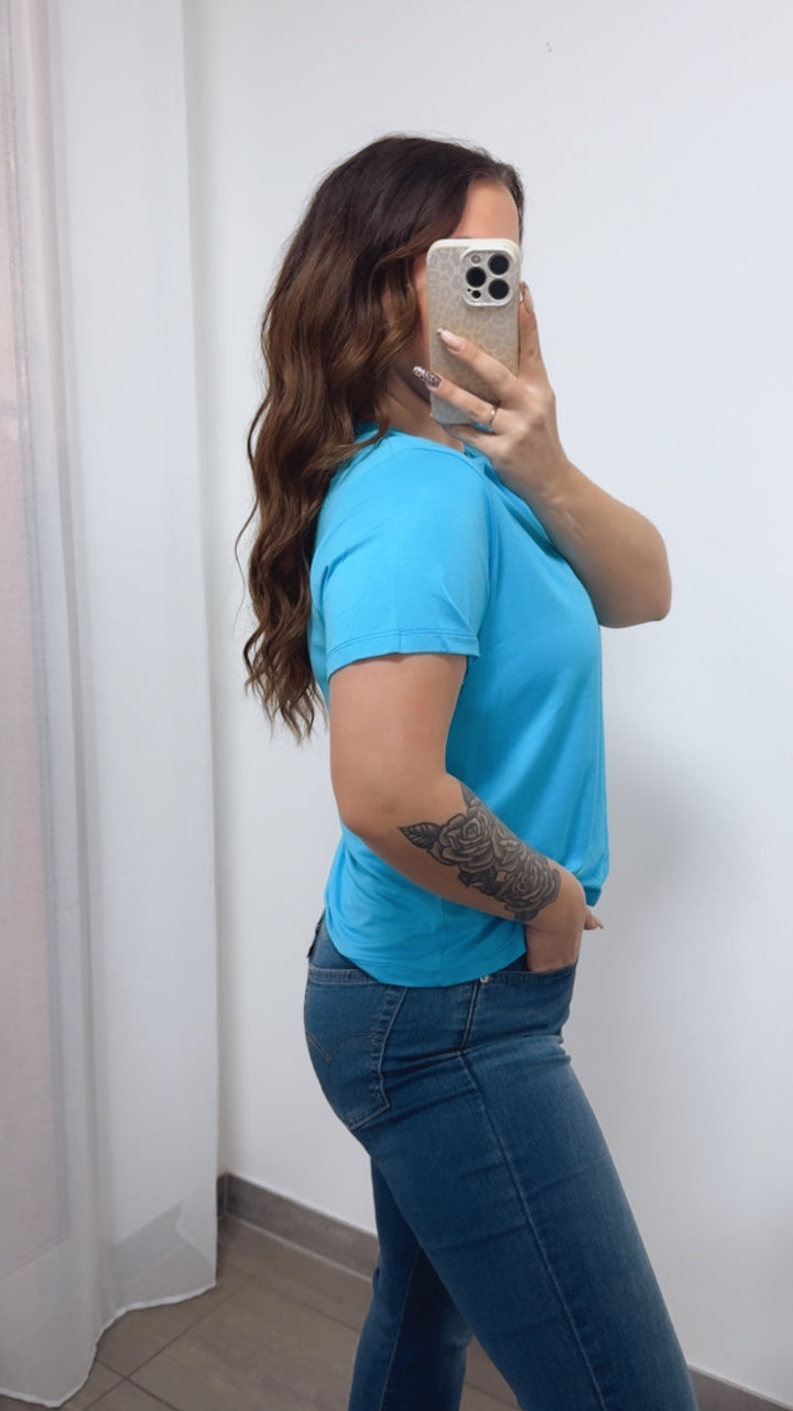 Basic T-shirt, Rundausschnitt / intensives aqua blau Art. 14411