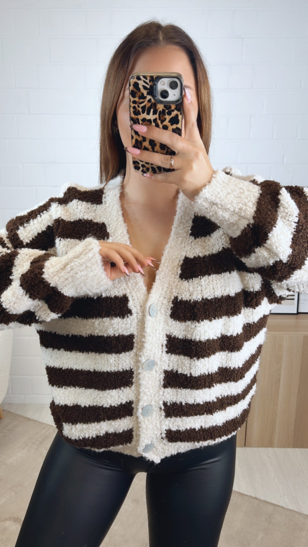 TEDDY STREIFEN Cardigan mit Perlmutt Knöpfen / weiss - Schoko braun Art. 13014