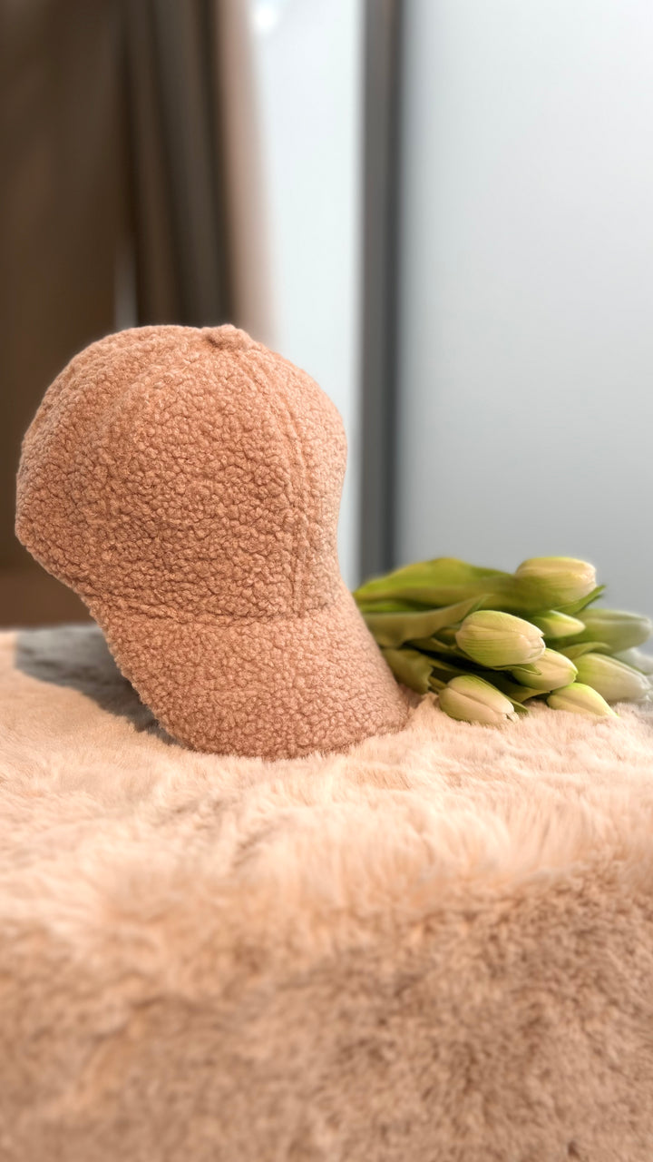 flauschige TEDDY Kappe / dunkel beige Art. 14130