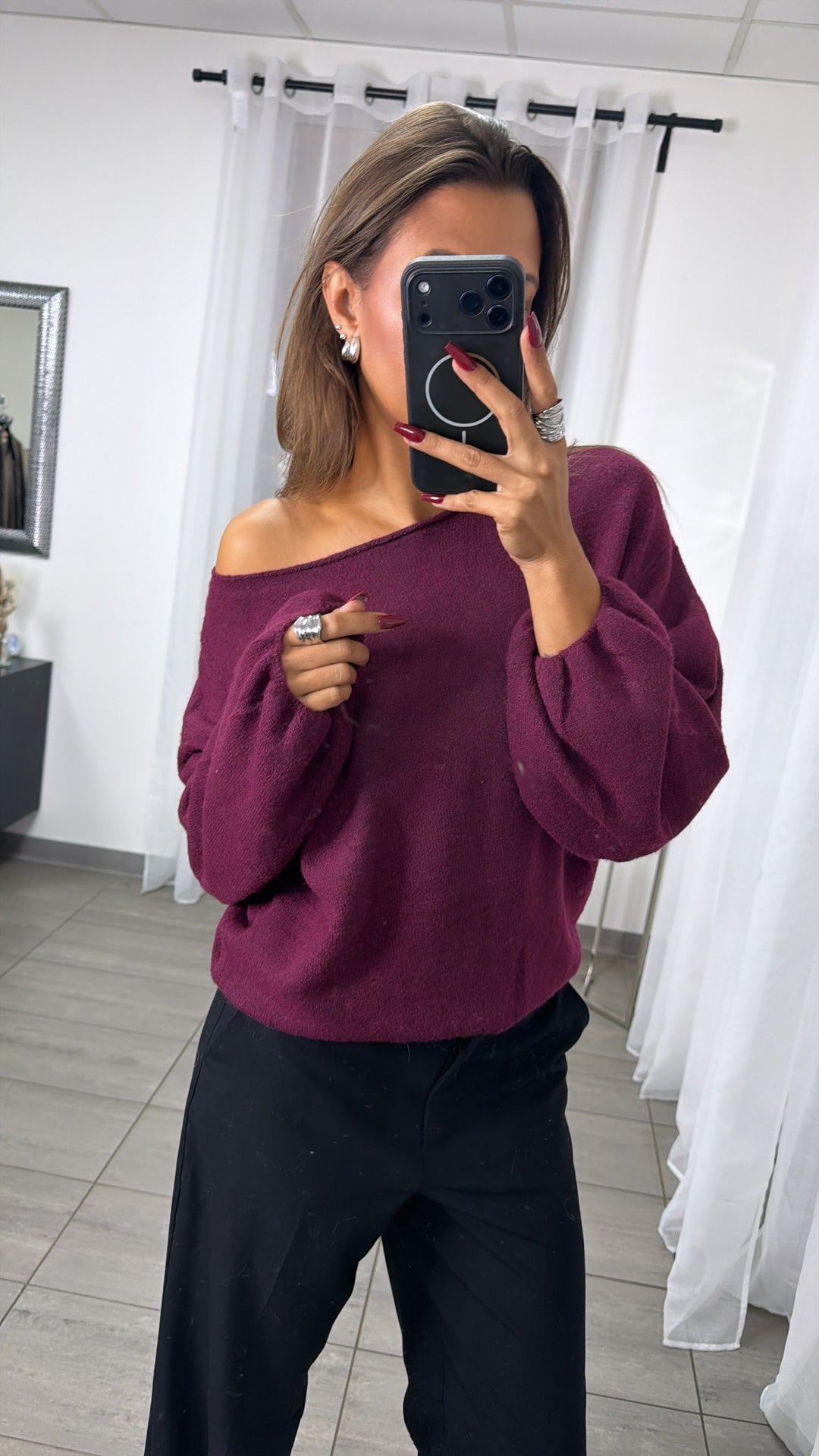 Pullover mit engerem, elastischen Saum, breiter Rundausschnitt / bordeaux rot Art. 16409
