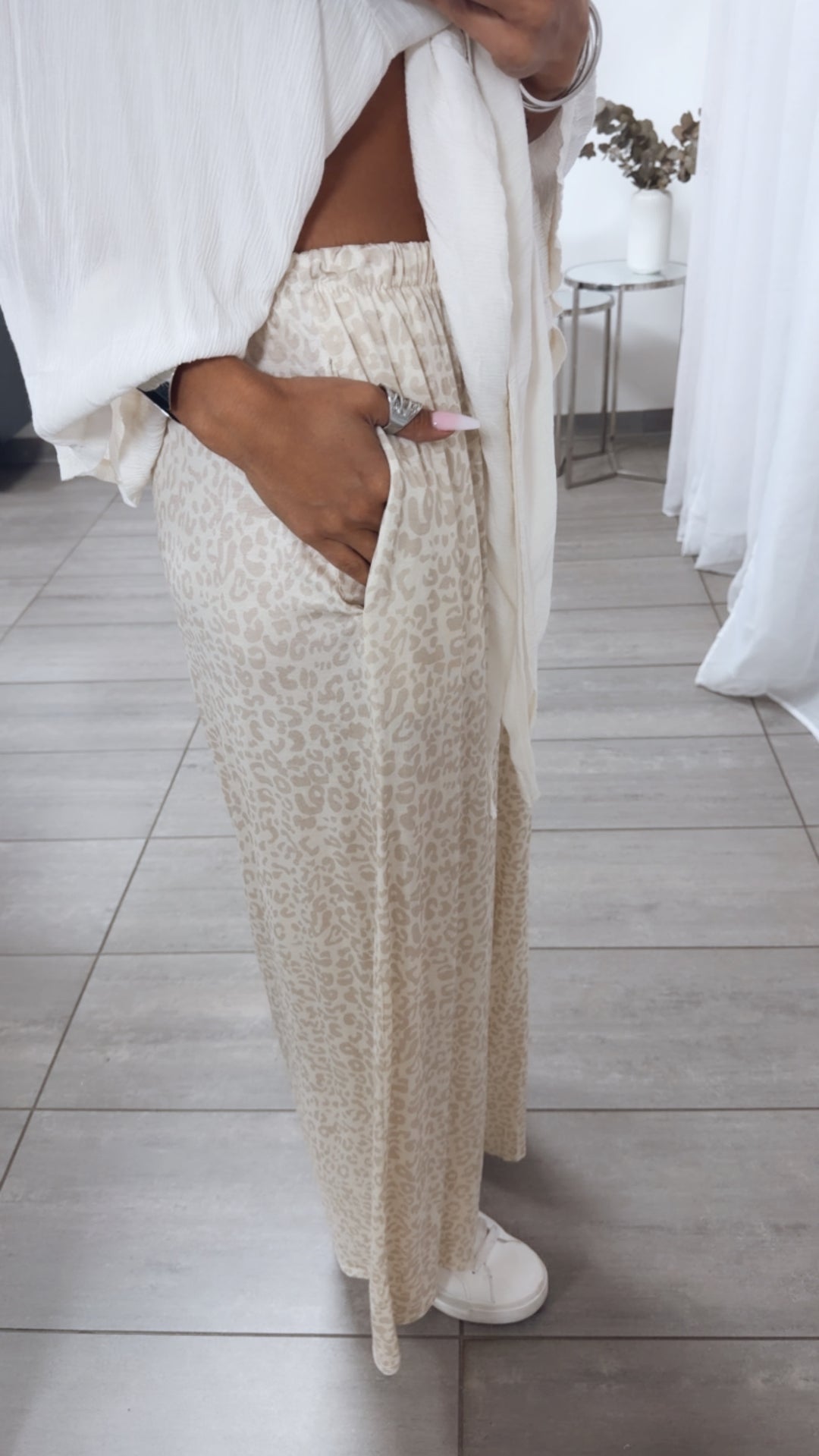 VORBESTELLUNG! Softe Leo Stoff Hose KLEINES MUSTER / Creme-beige Art. 15114