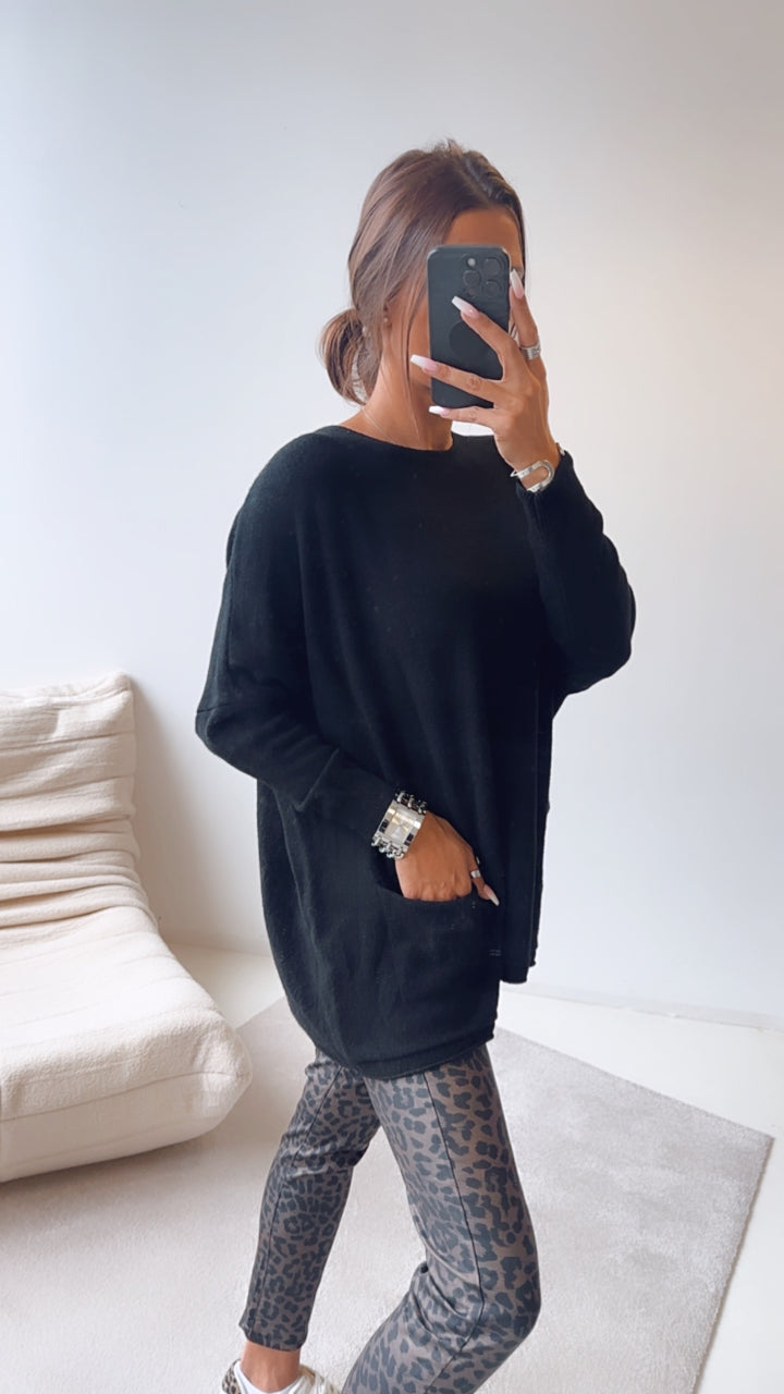 weicher Pullover mit Fledermausärmeln, Taschen / schwarz Art. 7730