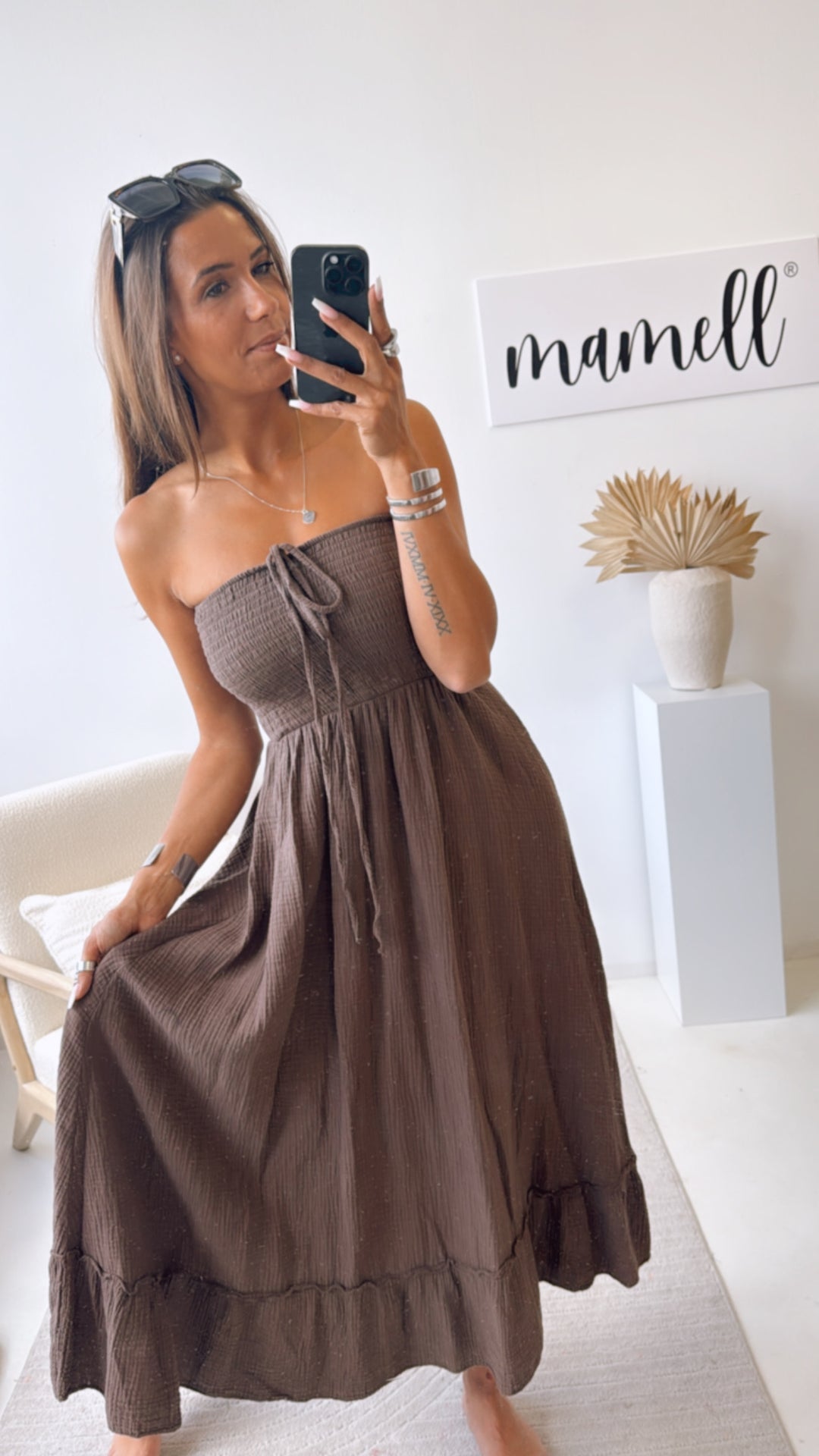 MUSSELIN (Maxi-) Kleid mit Schnüren Neckholder / mokka braun Art. 9814