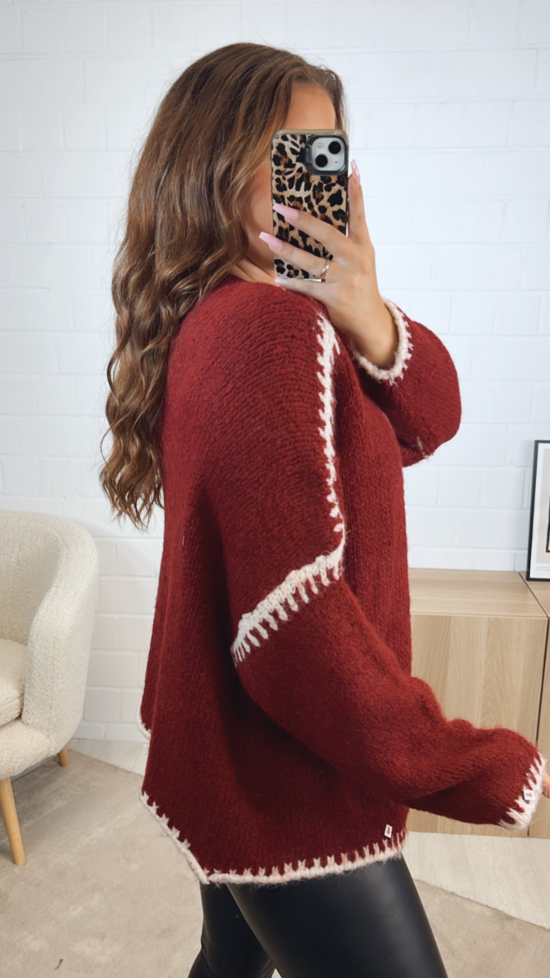 Cardigan mit abgesetzter Naht / dunkel rot - wollweiss Art. 12579