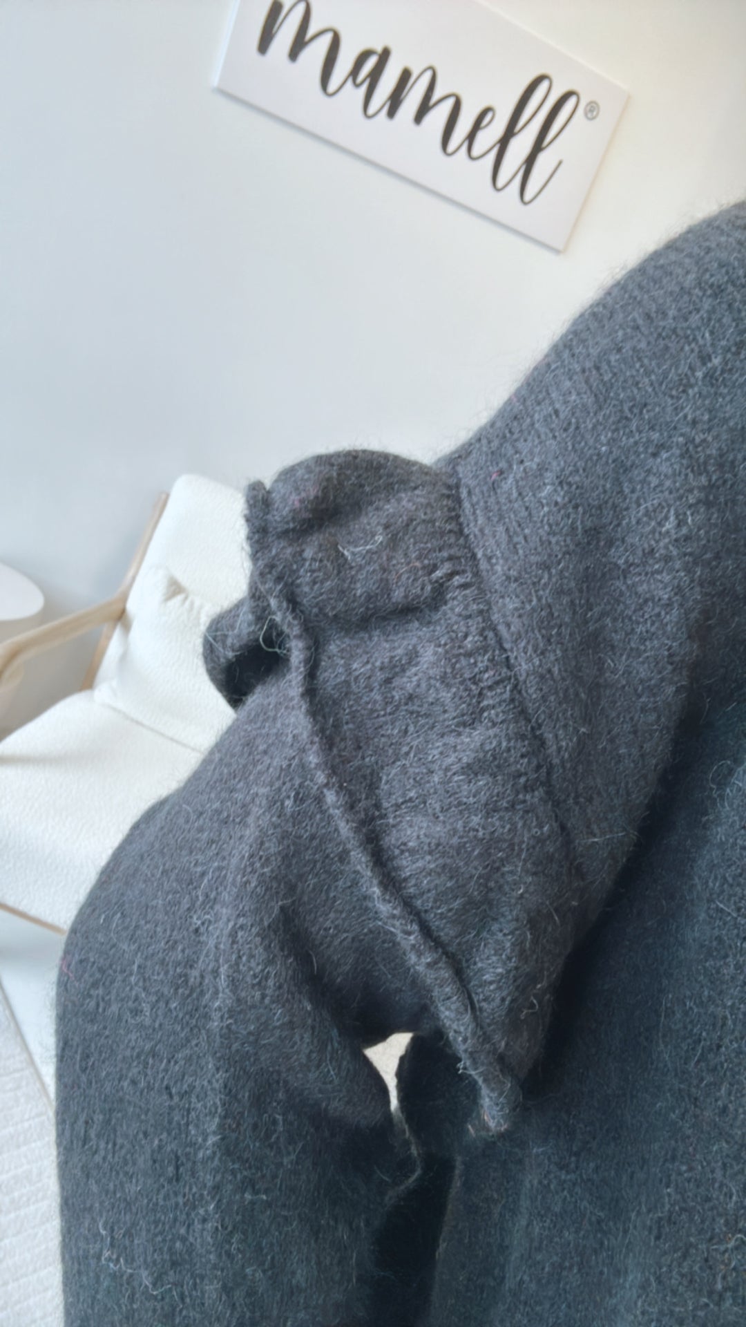 Strick Pullover mit Volant Naht / schwarz Art. 8811